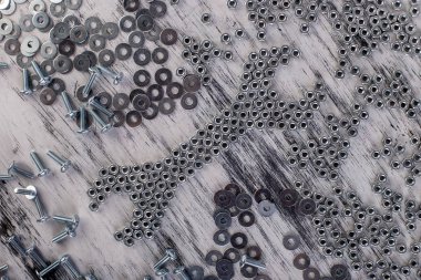 Somun anahtarı metal somun, cıvata arka plan üzerinden. Düz yatıyordu.