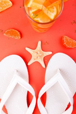 Yaz tatili. Turuncu meyve kokteyli