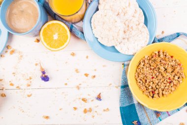 Sağlıklı kahvaltı. Çeşitli ürün yelpazesine Set.