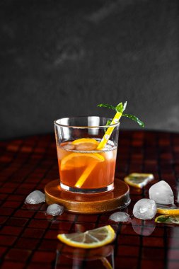 Yaz soğuk buzlu çay.