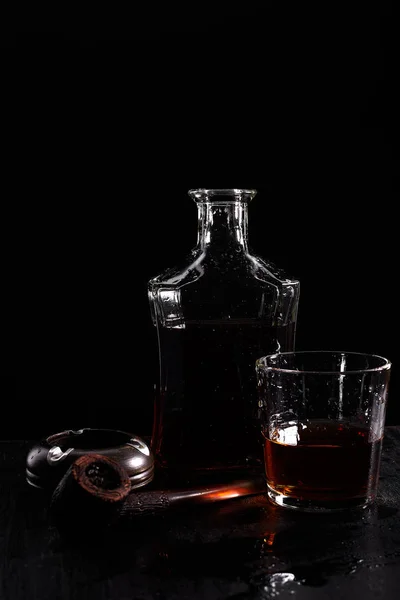 Glass of whiskey with smoking cigar. — Stock Photo, Image