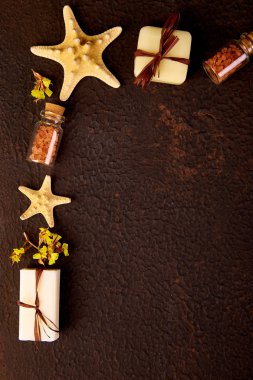 Spa kavramı. Kokulu mumlar, sabun güzellik ve Spa kozmetik