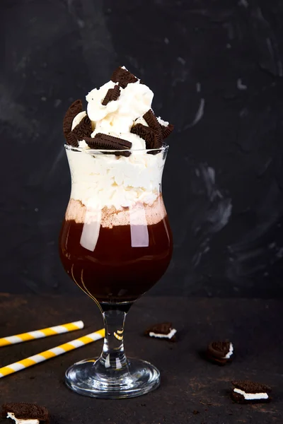 Milkshake extremo con chocolate — Foto de Stock