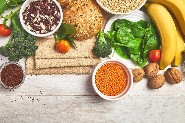 Alimentos Fibra Alta Sobre Fondo Madera Blanca Concepto Dieta Equilibrada —  Fotos de Stock