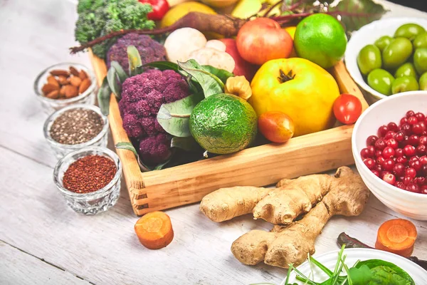 Selezione Superalimenti Sfondo Bianco Legno Cibo Biologico Cibo Vegano Sano — Foto Stock