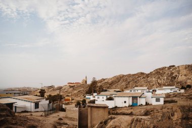 Luderitz, Namibya elmas madenciliğiyle ünlü bir turistik kasaba.