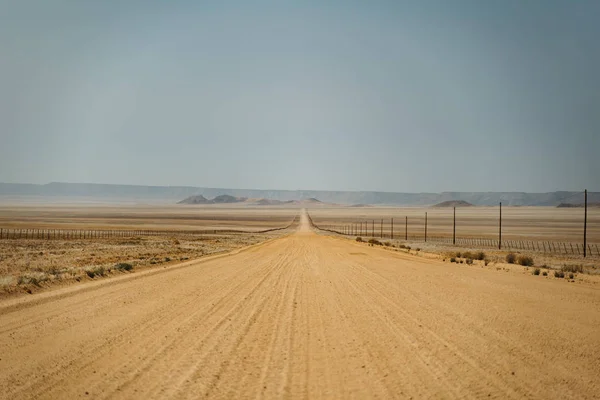 Estrada da terra em Helmeringhausen, Karas, Namibi — Fotografia de Stock