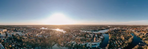 Panorama drone foto van de oude stad Kopenick Berlin bij zonsopgang — Stockfoto