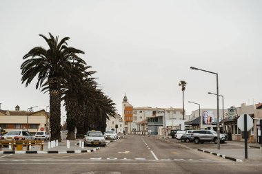 Eski Alman sömürge binaları ve Swakopmund sokakları, Namibya 'da bir kasaba şehri.