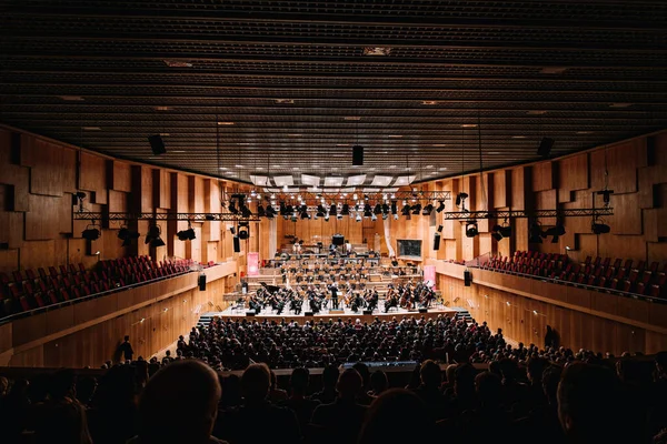 Grosser Sendesaal στο Haus des Rundfunks στο Βερολίνο, ενώ συναυλία ορχήστρας — Φωτογραφία Αρχείου