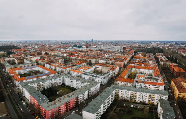 Zdjęcie lotnicze dużych domów lvingowych w Berlinie — Zdjęcie stockowe