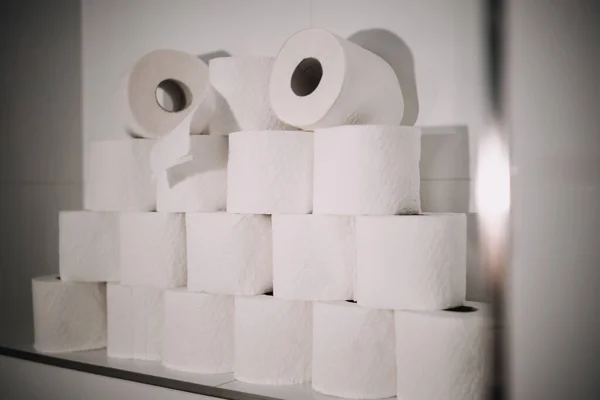 Pyramid wall made from toilet paper rolls — Stock Photo, Image