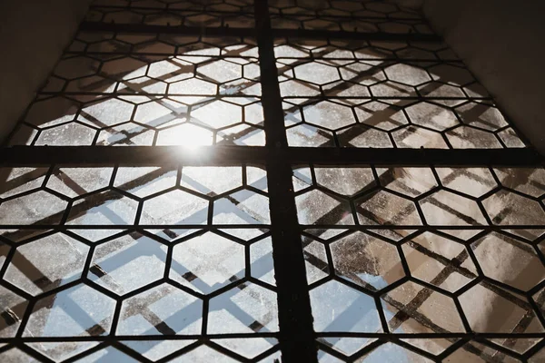 Foto de una ventana en una iglesia — Foto de Stock