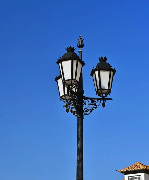 Viejo Farol Para Iluminar Calle Con Cielo Fondo — Foto de Stock