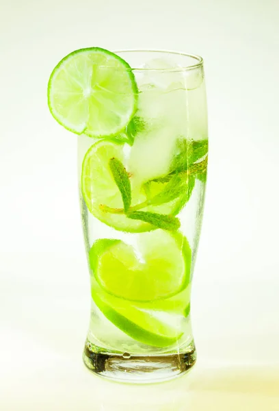 Summer Cold Drink Mojito Lime Mint Ice Soda Drops Glass — Stock Photo, Image
