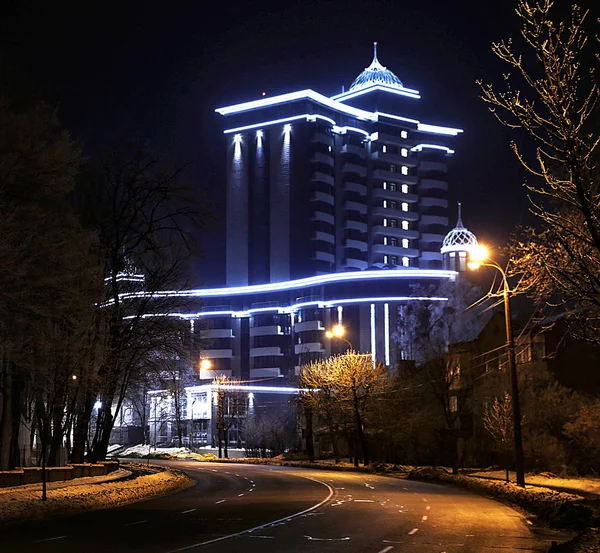  Şehrin gece manzarası