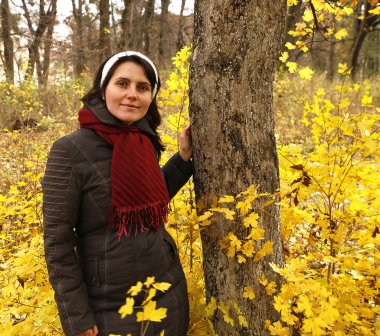 sonbahar park fotoğraf mikro-stok için yürüyüş olmadan kadın