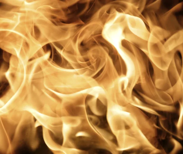 Egy tüzes lángoló tűz oszlop — Stock Fotó