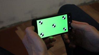 adam ve yeşil ekran smartphone