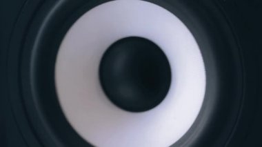 Closeup sub-woofer hareket yönü. Hoparlör bölümü