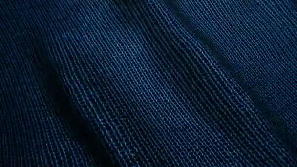 Azul escuro textura jeans de alta qualidade, ondas em movimento, loop sem costura — Vídeo de Stock