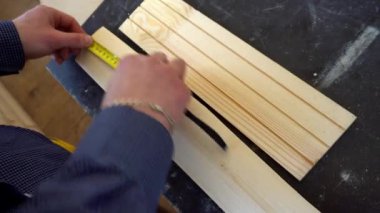 marangoz kurulu bir parça ölçer