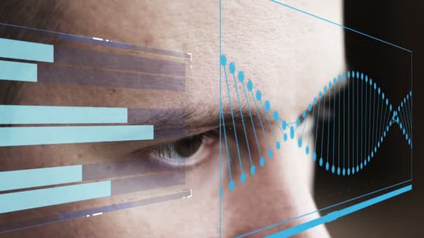 Proyectando la cara de hologramas futuristas de computadora — Vídeo de stock