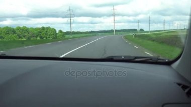 Bir arabadan, otobüsten, trenden pencere manzarası. Seyahat eden HD videoları