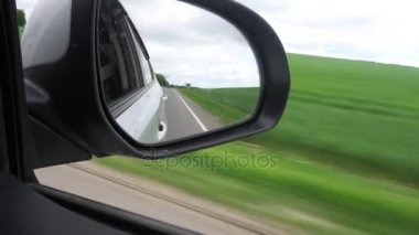 Bir arabadan, otobüsten, trenden pencere manzarası. Seyahat eden HD videoları
