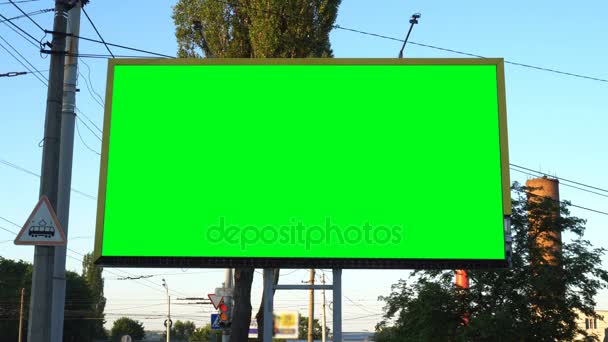 Blank billboard with green chroma key — Stock Video