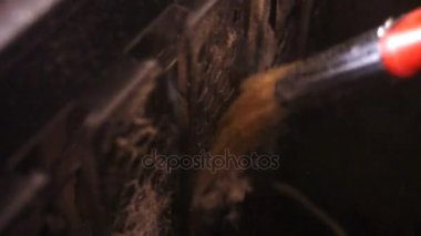 defter serin bir fırça ile servis bakım sırasında temizleme sistemi