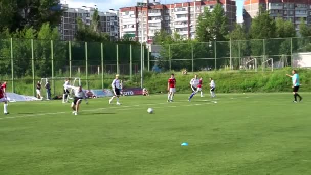 KURSK, RUSSIA - Július 3: labdarúgó-mérkőzés a bajnoki amatőr csapatok