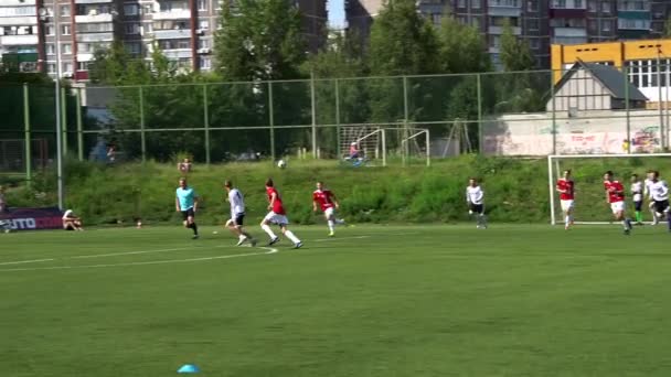 KURSK, RUSSLAND - 3. JULE: Fußballspiel der Amateurmannschaften — Stockvideo