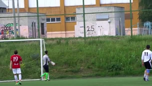 KURSK, RUSSLAND - 3. JULE: Fußballspiel der Amateurmannschaften — Stockvideo