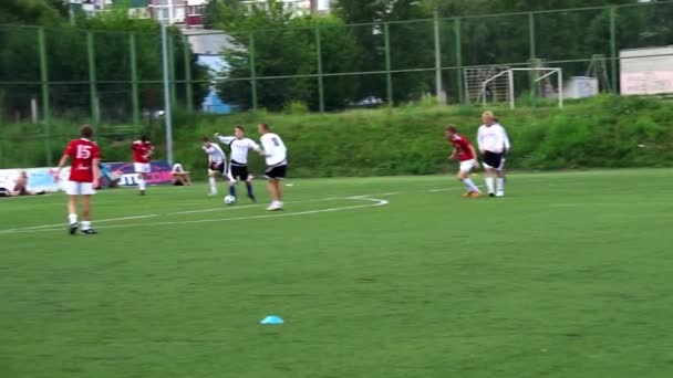 KURSK, RUSSIA - JULE 3: voetbalwedstrijd van het kampioenschap Amateurenteams — Stockvideo