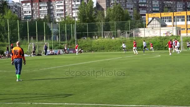 KURSK, RUSSIA - Július 3: labdarúgó-mérkőzés a bajnoki amatőr csapatok — Stock videók