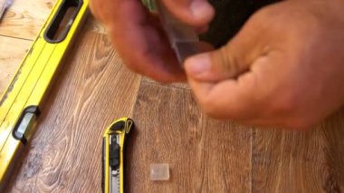 Bıçaklar, sarı yeni bıçak değiştirme işlemi