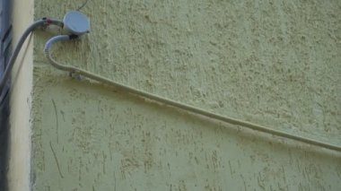 Çocuk Sanat Okulu duvarına güvenlik kamerası