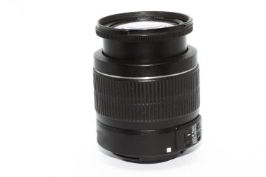 Beyaz arkaplanda mercek izole eder