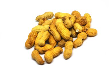 Beyaz arka plan üzerinde izole kahverengi fıstık