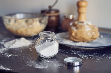 Sofraya yakın çekim, yemek pişirme.