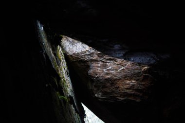 Kayaların arasındaki dar geçit, taş şehir. Yüksek kalite fotoğraf