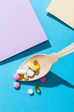 pop sanatının tıbbi geçmişi, mavi kağıttaki haplar