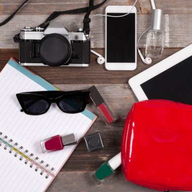 Smartphone, kamera, güneş gözlüğü ve Resepsiyon kamerada