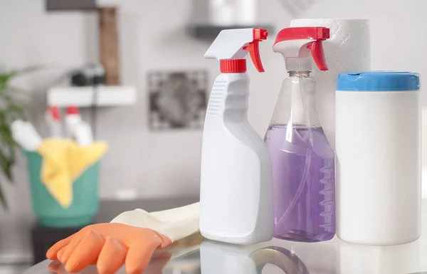 Cleaning supplies. Plastic detergent bottles. — Stock Photo, Image