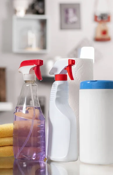 Cleaning supplies. Plastic detergent bottles. — Stock Photo, Image