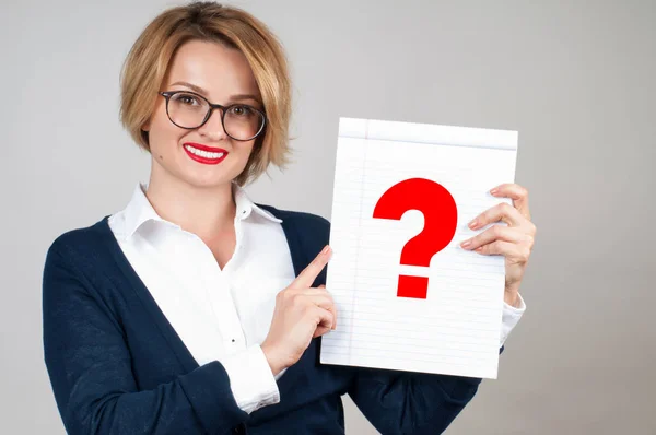 Business woman holding paper with question mark — Stock Photo, Image