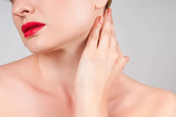 Hermoso cuello de mujer con piel limpia y fresca —  Fotos de Stock
