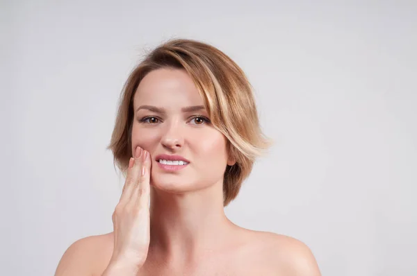 Closeup of woman suffering from toothache — Stock Photo, Image