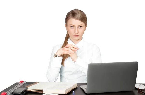 Exitosa mujer de negocios sentada para la mesa — Foto de Stock